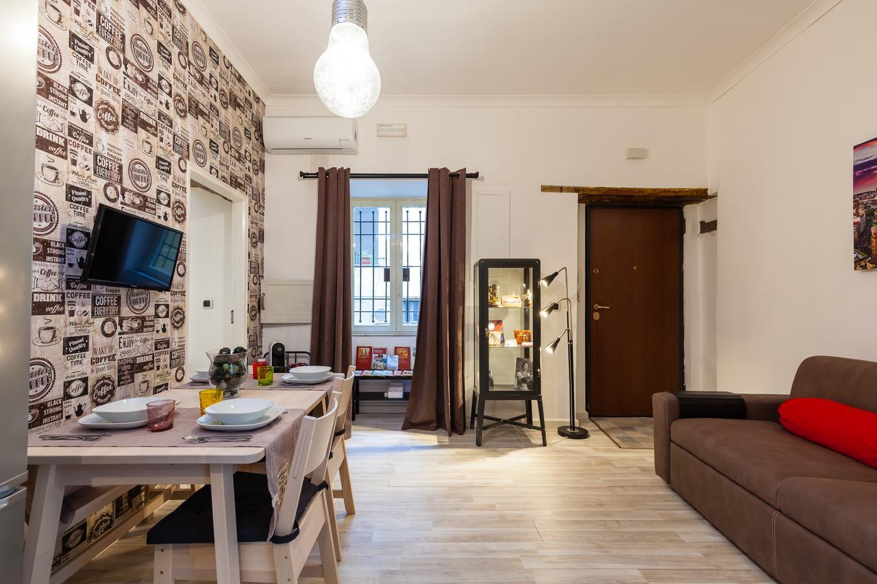Borgo S. Antonio Abate I - Bh 89 Naples